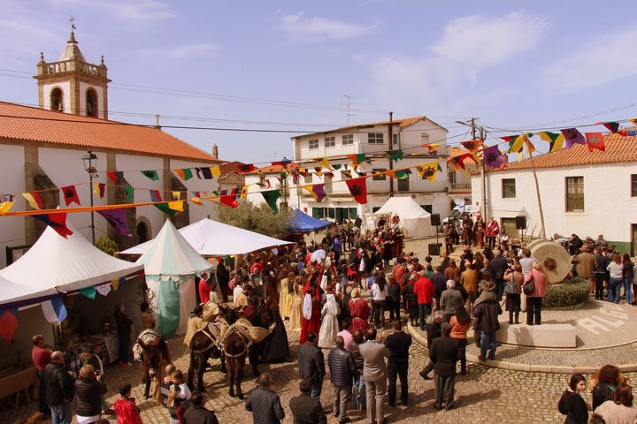 58551701_328336461212839_4483051374250033152_o